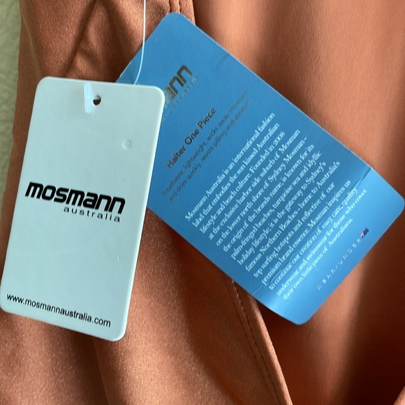 One piece - Picture 3 of 5